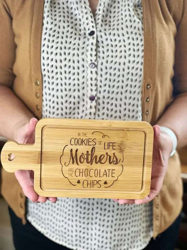 Engraved small cutting board for Mothers and Grandmas - Image 2